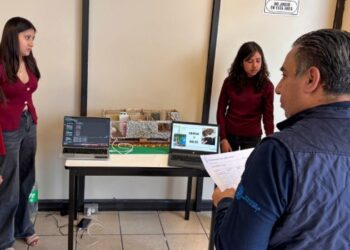 ITESHU fortalece la formación tecnológica de estudiantes del CECyTEH.