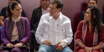 Simey Olvera usa doble de Sheinbaum y desata burlas