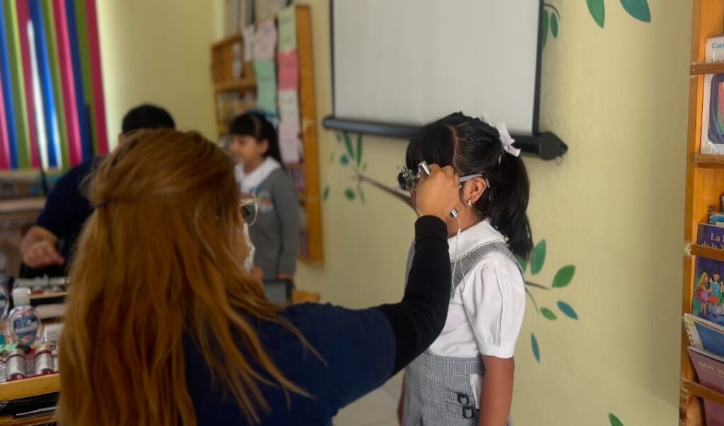 SEPH beneficia a más de 28 mil estudiantes con programa de salud visual