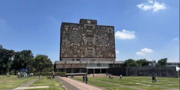 Guerra en la UNAM: ahora protestan los aspirantes que sí aprobaron