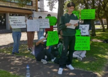“Mi lugar se respeta”: Aspirantes toman la UNAM tras anulación de examen