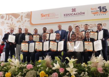 SEPH y SNTE reconocen trayectoria de mil 912 trabajadoras y trabajadores de la educación