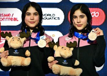 ¡Reinas del trampolín! Gemelas Cueva se bañan en oro y plata