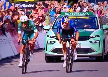 Isaac del Toro castiga al pelotón y acaricia el Tour de Alemania