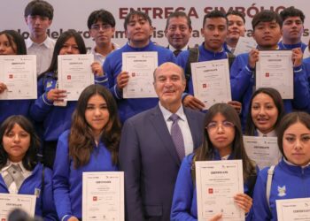 Hidalgo mejora la permanencia escolar en educación media superior