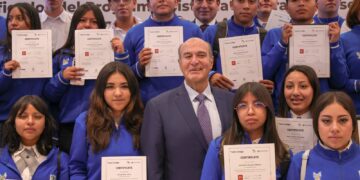 Hidalgo mejora la permanencia escolar en educación media superior