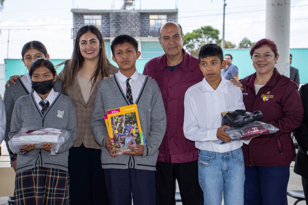 SEPH alista entrega de útiles, uniformes y calzado gratuito para estudiantes de nivel básico