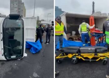 Camioneta de CDMX vuelca en Periférico por encharcamiento