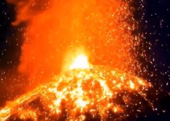 Guatemala declara alerta roja por erupción del Volcán de Fuego