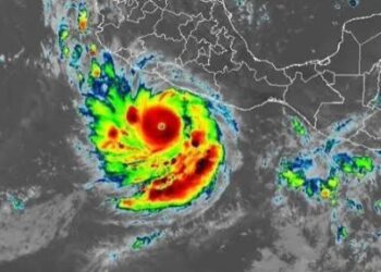 Huracán Polo se intensifica a categoría 5, registra vientos de 260 km/h.