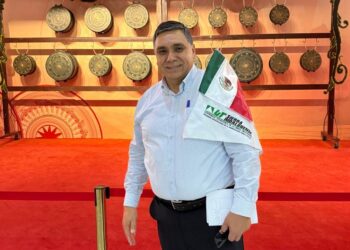 Docente de la UTSH participa en seminario internacional en China
