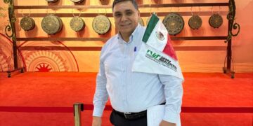 Docente de la UTSH participa en seminario internacional en China