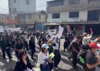 Marchan en Cuernavaca por Claudia Tacoronte, estudiante asesinada en Morelos.