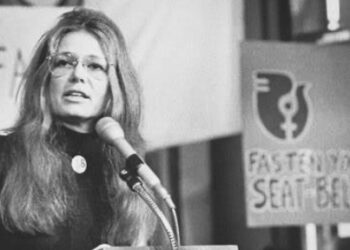 Gloria Steinem, histórica voz del feminismo, muere a los 92 años.