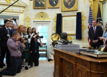 Trump veta a CNN, MS NOW y Político de la Casa Blanca.