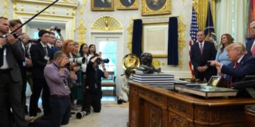 Trump veta a CNN, MS NOW y Político de la Casa Blanca.