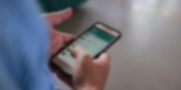 WhatsApp el escaparate del mercado negro; venden armas, vehículos, etc.