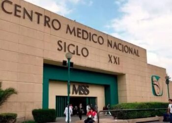Paciente de 82 años cae de cuarto piso y muere en el IMSS