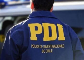 Adolescente mata a su madre, duerme junto al cadáver y va a clases