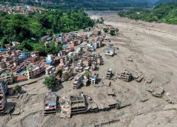 Nepal: calor histórico provoca letal derrumbe en glaciar