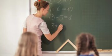 Libro de Matemáticas no frenará el rezago de PISA: ONG