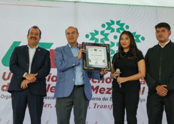 Natividad Castrejón encabeza jornada educativa en Ixmiquilpan