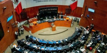 Doble nacionalidad abre choque entre PAN y Senado