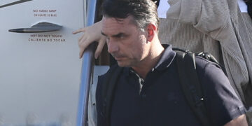 Tras derrota electoral, Flávio Bolsonaro llega a Estados Unidos.