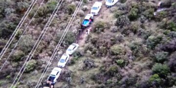 Hallan cinco cuerpos en una fosa clandestina en Hidalgo, cerca del Edomex.