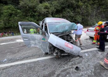 Tráiler sin control provoca choque múltiple en Chiapas