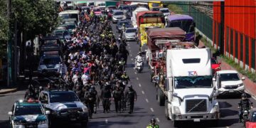 Paro transportista comenzará el 26 de octubre; exigen frenar extorsiones.