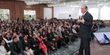 Natividad Castrejón destaca el papel de las familias en la formación de niñas y niños