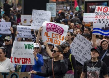 Exigen agua potable en Guadalajara y denuncian abusos policiales (VIDEOS).