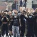 Estudiantes toman las calles de Francia; protestas crecen y desafían al gobierno.