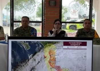Huracán Simón: ordenan resguardo en 24 municipios de cuatro estados