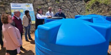 Estudiantes del CECyTEH crean sistema para aprovechar agua de lluvia en Omitlán