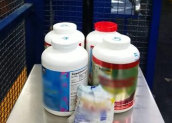 Aduanas asegura 8 mil 659 pastillas con hidrocodona en el AICM.
