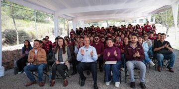 Más y mejores espacios para aprender; Natividad Castrejón entrega obra educativa por 12.9 mdp en Huichapan
