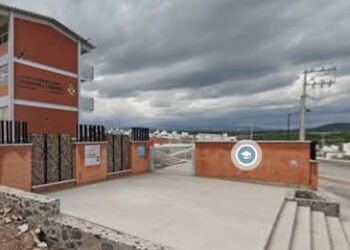 Ataque con cuchillos sacude secundaria de Querétaro
