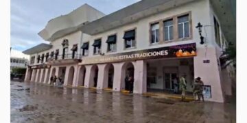 Mazatlán: Dejan cabeza con amenazas frente al Ayuntamiento