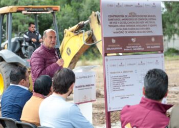 Coloca Natividad Castrejón primera piedra del Bachillerato Nacional “Margarita Maza” en Mineral de la Reforma