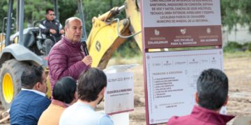 Coloca Natividad Castrejón primera piedra del Bachillerato Nacional “Margarita Maza” en Mineral de la Reforma