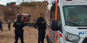 Vuelca camión del Tren México-Querétaro: un trabajador murió